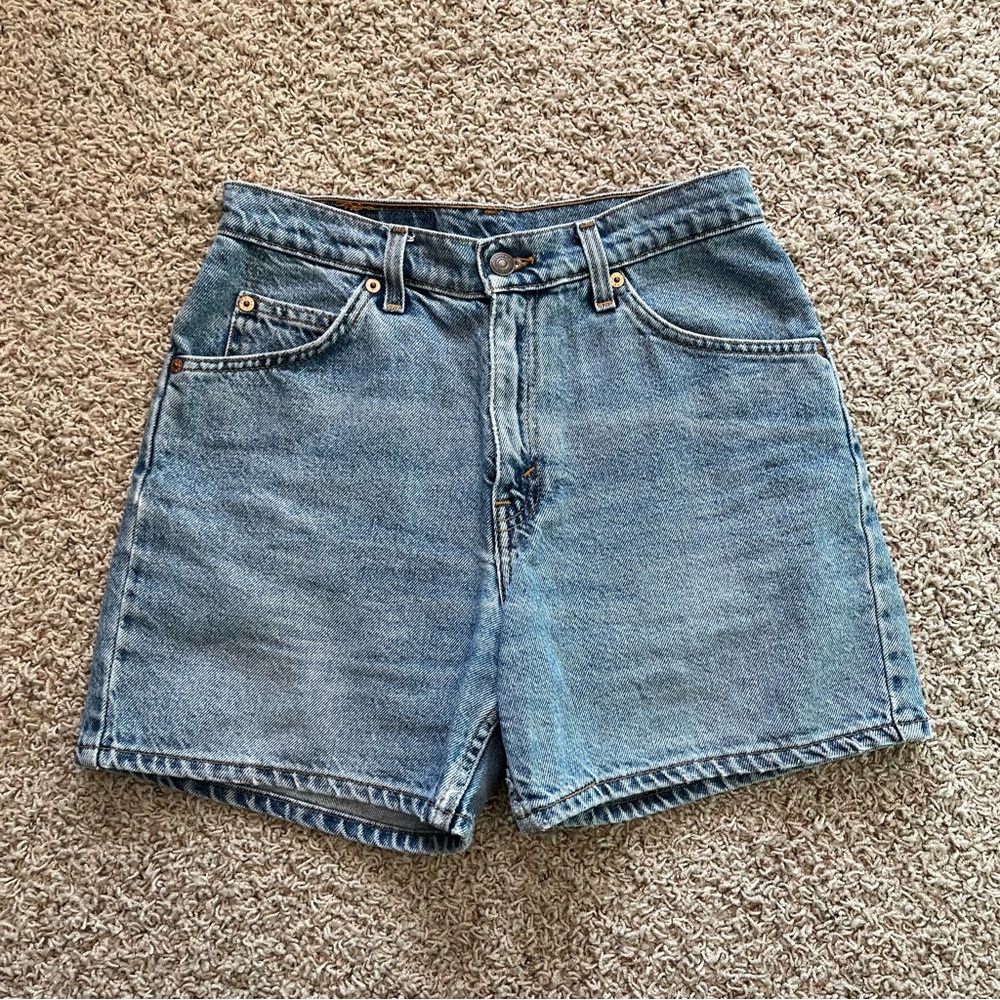 Levi’s Vintage 90s 950 Relaxed Fit High Waisted Denim Jean Shorts White Tab - Picture 1 of 6
